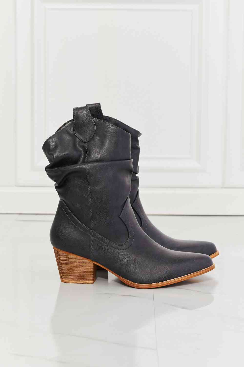 Sarah Cowboy Boots in Navy