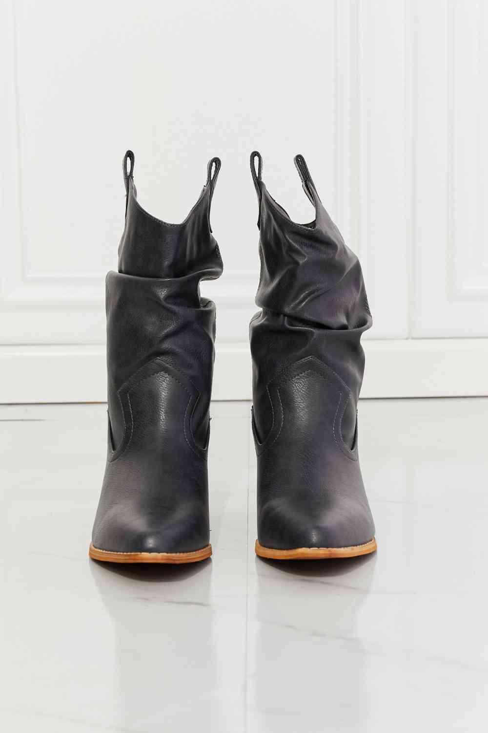 Sarah Cowboy Boots in Navy