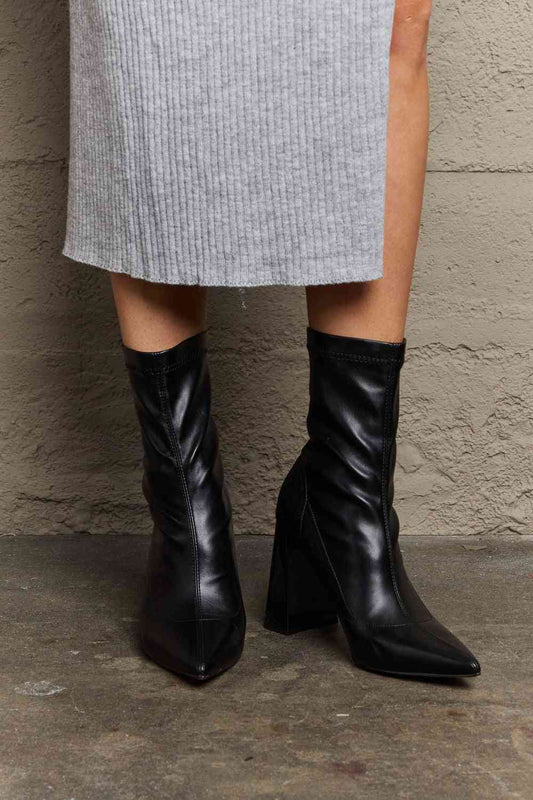 Brenda block heel Boots in black